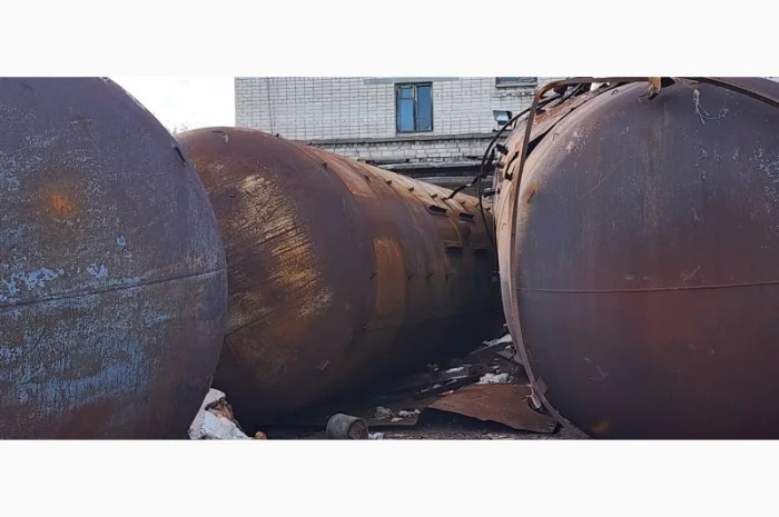 Цистерны 54, 63 куба жд продам- фото № 9