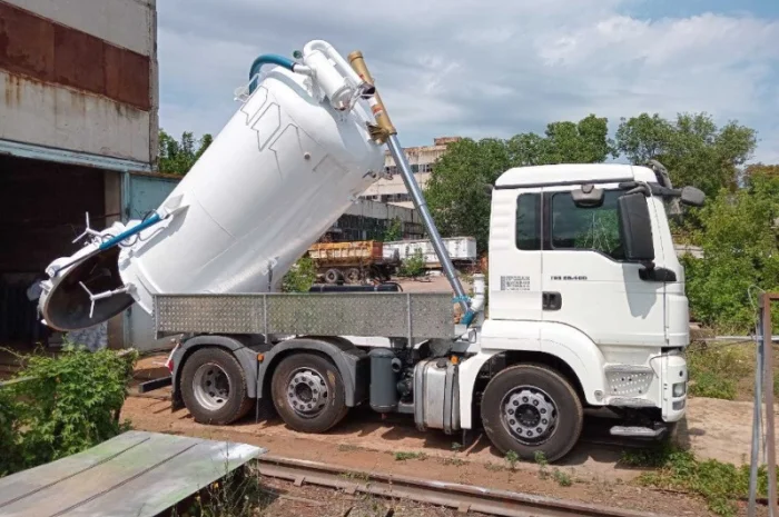 Ассенизатор комбинированная вакуумная цистерна- фото № 1