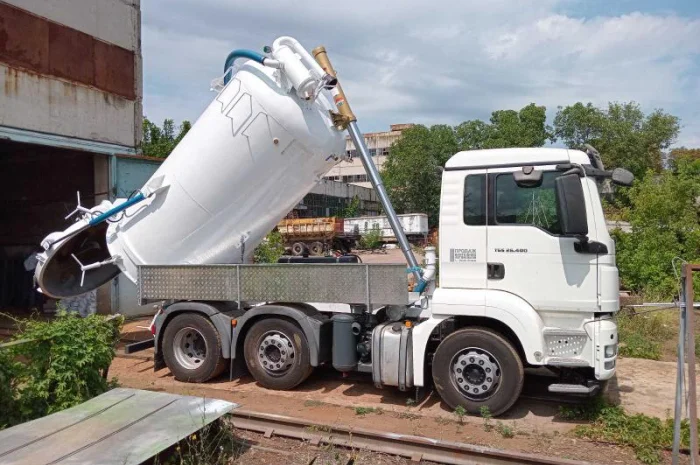 Ассенизационная вакуумная цистерна- фото № 2