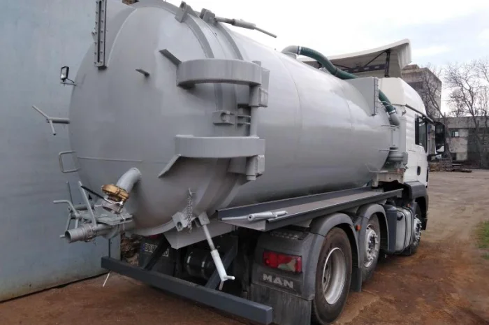 Ассенизационная вакуумная цистерна- фото № 3