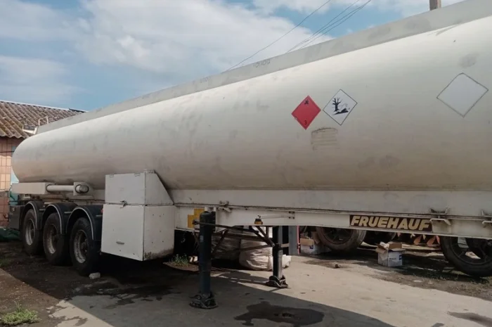 Цистерна-напівпричіп Fruehauf BPV- фото № 1