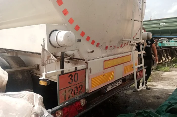 Цистерна-напівпричіп Fruehauf BPV- фото № 4