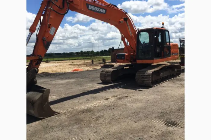 Гусеничный экскаватор Doosan DX 225 LC-3 2011 года- фото № 2