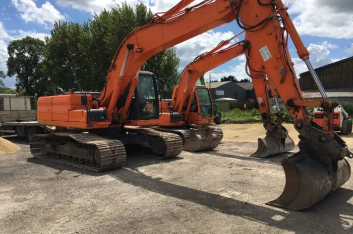 Гусеничный экскаватор Doosan DX 225 LC-3 2011 года- фото № 2