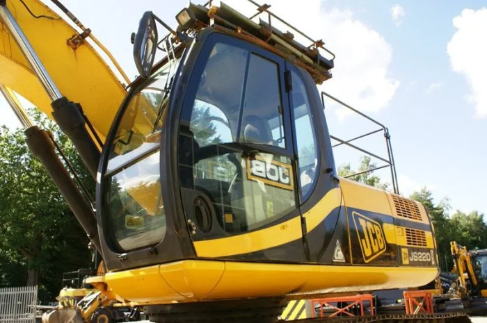 Продам гусеничный экскаватор JCB JS220LC- фото № 2
