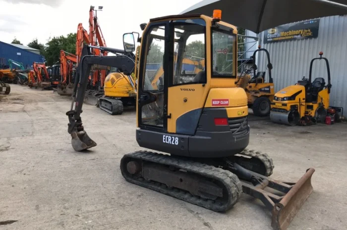 Мини экскаватор VOLVO ECR 28- фото № 2