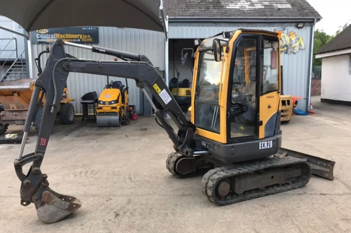 Мини экскаватор VOLVO ECR 28- фото № 6