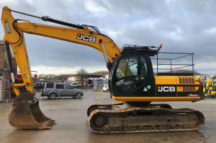 Гусеничный экскаватор JCB JS 220 LC 2011 года- фото № 1