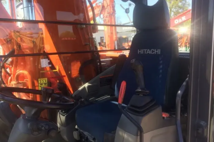 Колесный экскаватор HITACHI ZX170W 2007 г- фото № 5