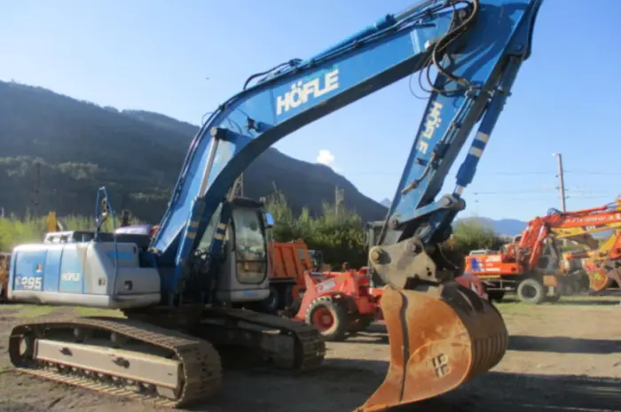 Гусеничный экскаватор New Holland E265- фото № 1
