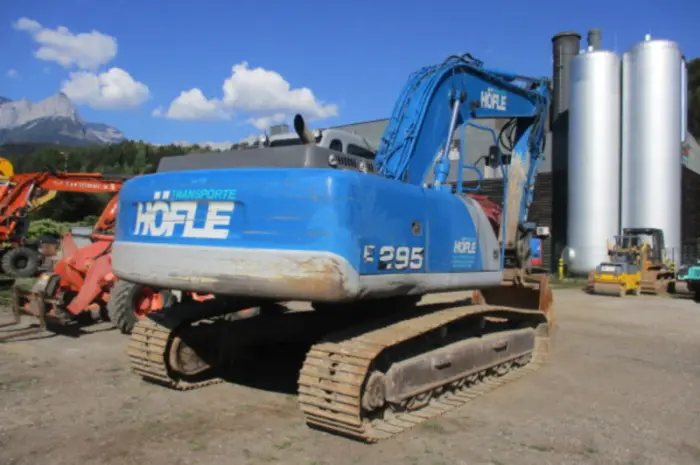 Гусеничный экскаватор New Holland E265- фото № 2