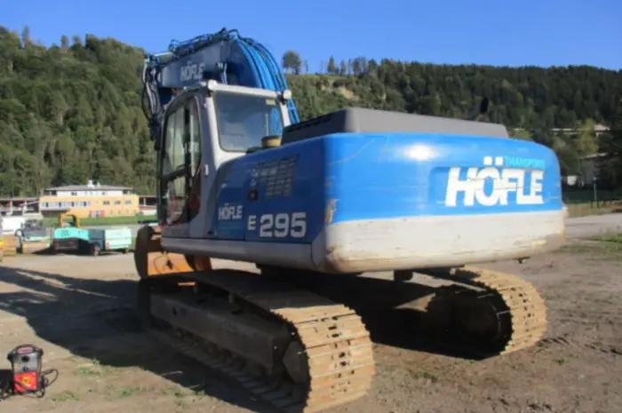 Гусеничный экскаватор New Holland E265- фото № 3