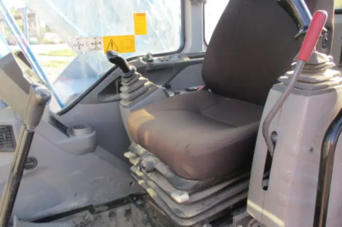 Гусеничный экскаватор New Holland E265- фото № 6