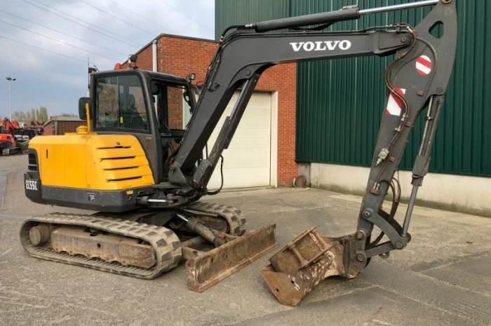 Мини-экскаватор Volvo EC55C 2013 года- фото № 7