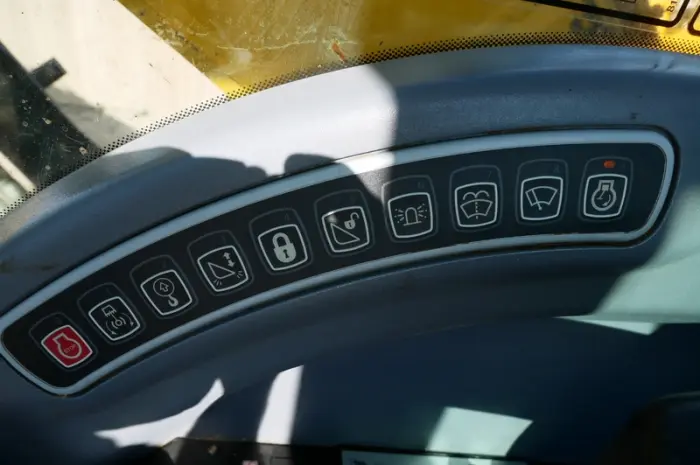 Гусеничный экскаватор JCB JS220LC Long reach- фото № 12