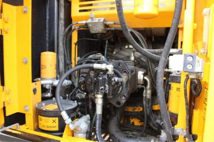 Предлагаем Гусеничный Экскаватор JCB JS220LC- фото № 6