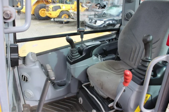 Мини-экскаватор Volvo ECR 58- фото № 8