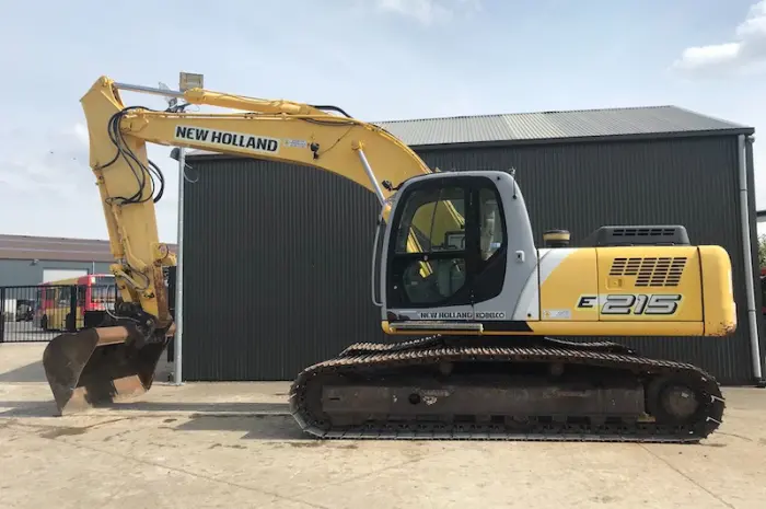 Гусеничный экскаватор New Holland E215LC- фото № 1
