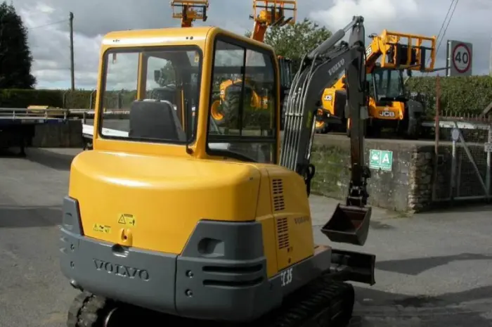 Мини экскаватор Volvo EC 35- фото № 2
