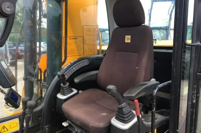 Гусеничный экскаватор JCB JS220LC Long Reach Digger- фото № 5