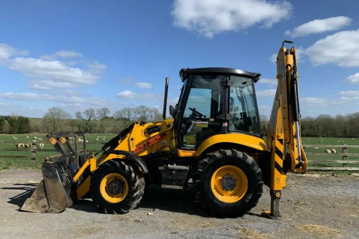 Экскаватор погрузчик JCB 3CX Contractor. Максимальная комплектация- фото № 1