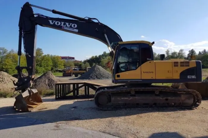 Продажа Гусеничного экскаватора Volvo EC210CL- фото № 3