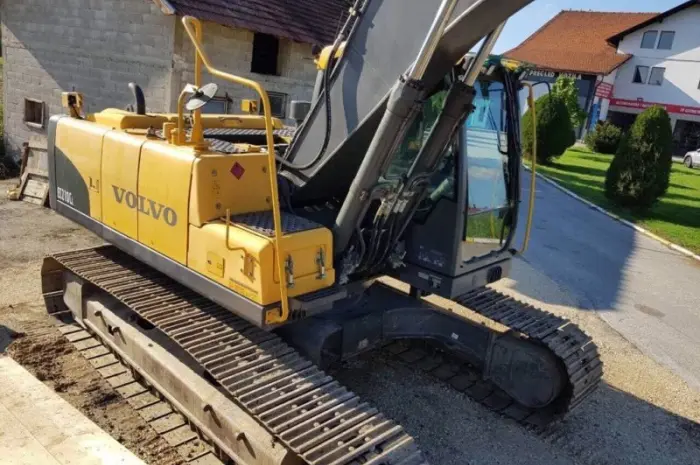 Продажа Гусеничного экскаватора Volvo EC210CL- фото № 5