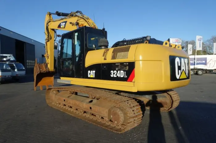 Гусеничный экскаватор CAT 324 DL- фото № 18