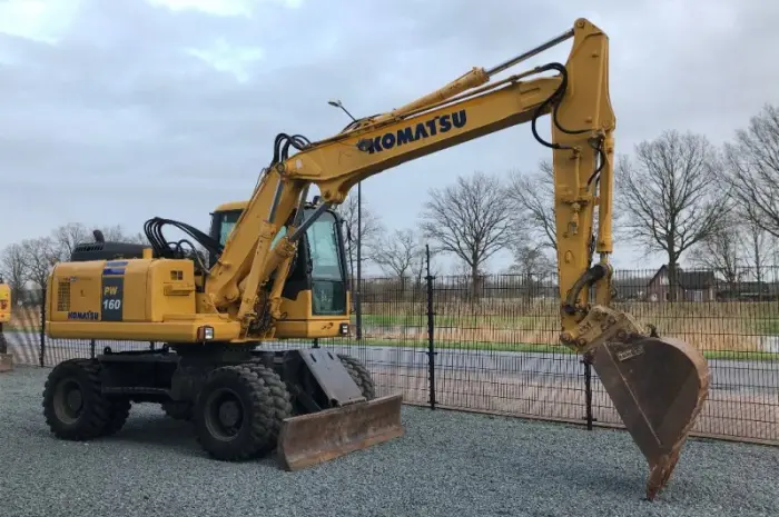 Колесный экскаватор Komatsu PW 160-7- фото № 1