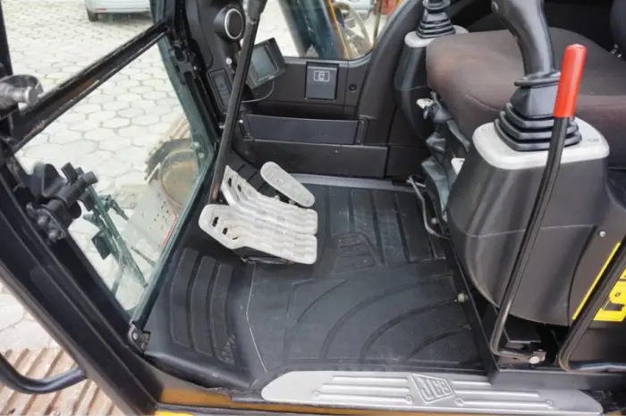 Гусеничный экскаватор JCB JS 290 LC- фото № 10