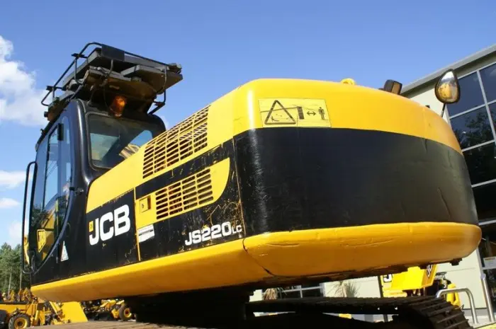 Гусеничный экскаватор JCB JS220LC по доступной цене- фото № 3