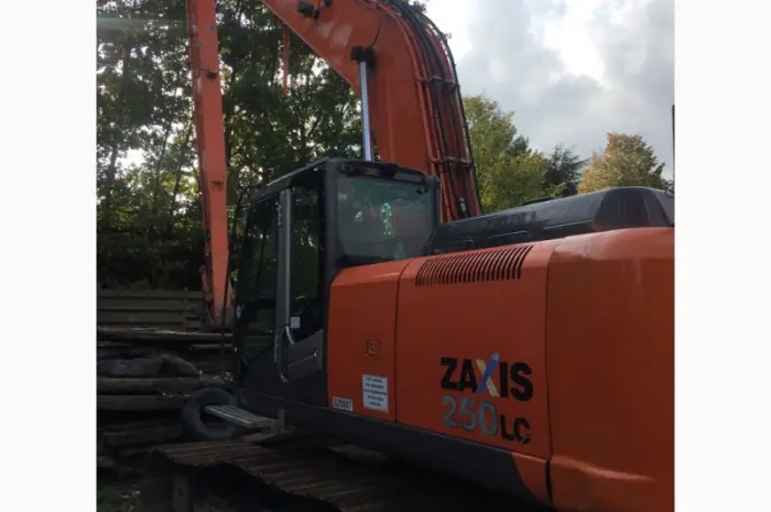 Гусеничный экскаватор Hitachi ZX250 Long Reach- фото № 2