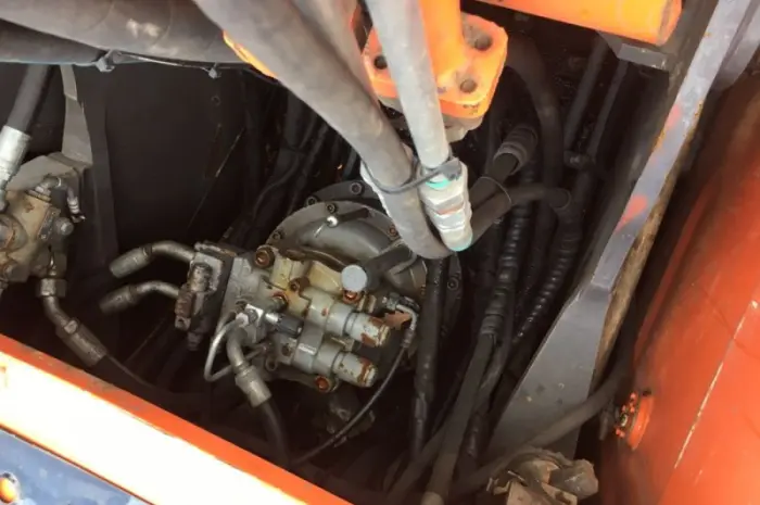 Гусеничный экскаватор Hitachi ZX250 Long Reach- фото № 7