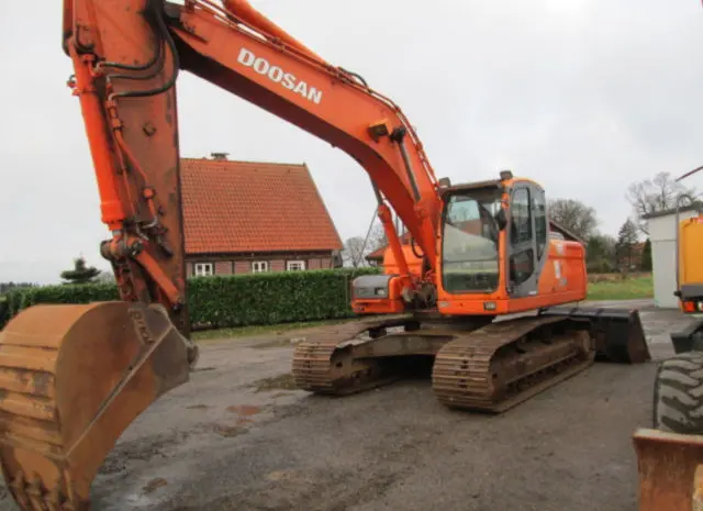 Гусеничный экскаватор Doosan DX225LC-3- фото № 8