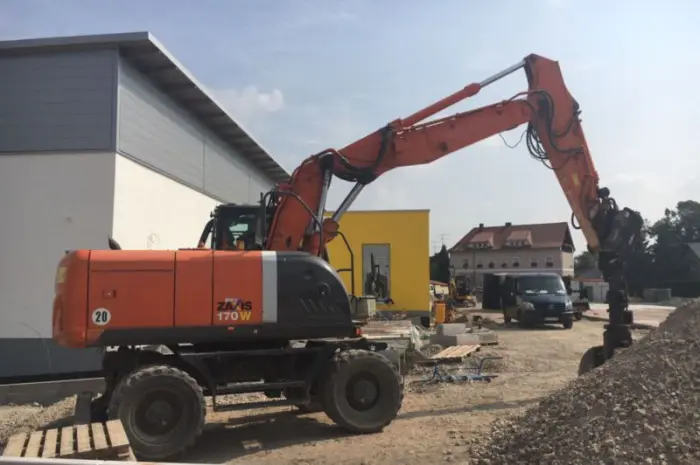 Колесный экскаватор Hitachi ZX170W-3- фото № 1