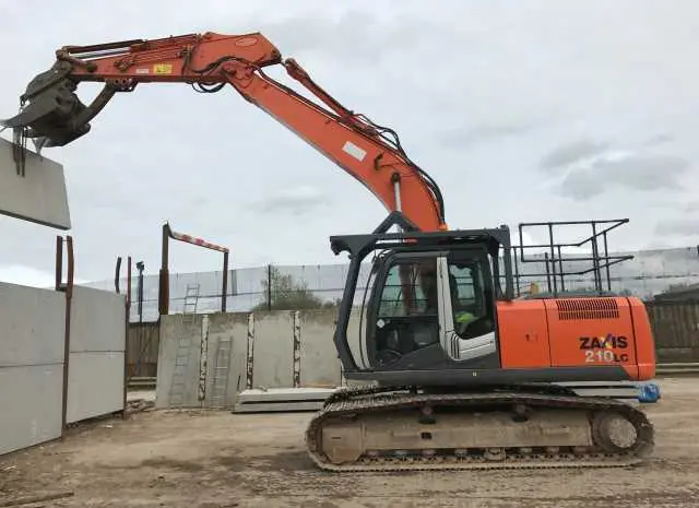 Гусеничный Экскаватор Hitachi ZX210LC-3 2012 года- фото № 1