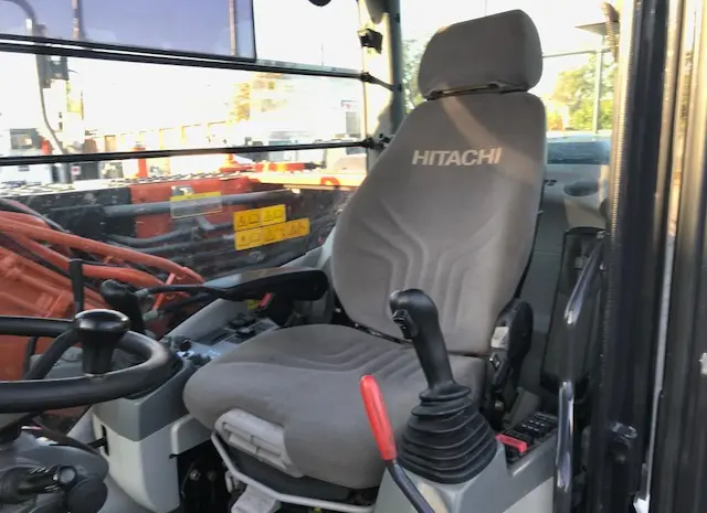 Колесный экскаватор Hitachi ZX170W-5B- фото № 11