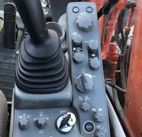 Колесный экскаватор Hitachi ZX170W-5B- фото № 12