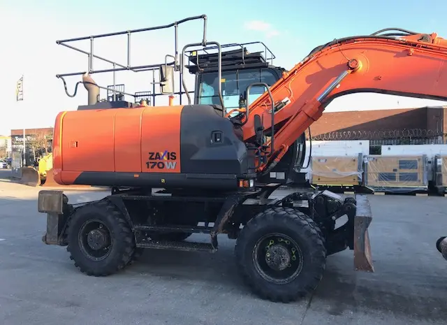 Колесный экскаватор Hitachi ZX170W-5B- фото № 2