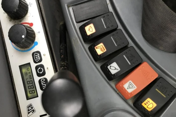 Колесный экскаватор JCB JS130W. Спецтехника б/у- фото № 10