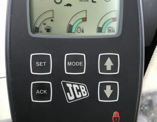 Колесный экскаватор JCB JS130W. Спецтехника б/у- фото № 11