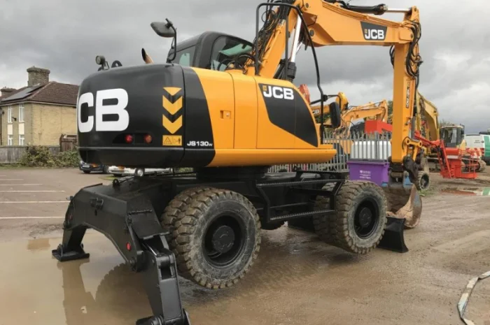 Колесный экскаватор JCB JS130W. Спецтехника б/у- фото № 4