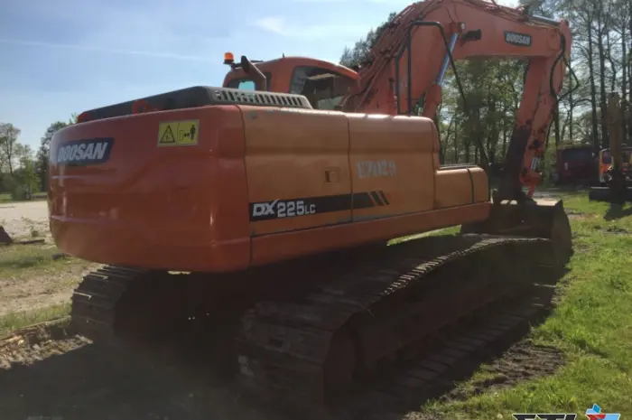 Гусеничный экскаватор Doosan DX 225 LC 2008 г- фото № 2