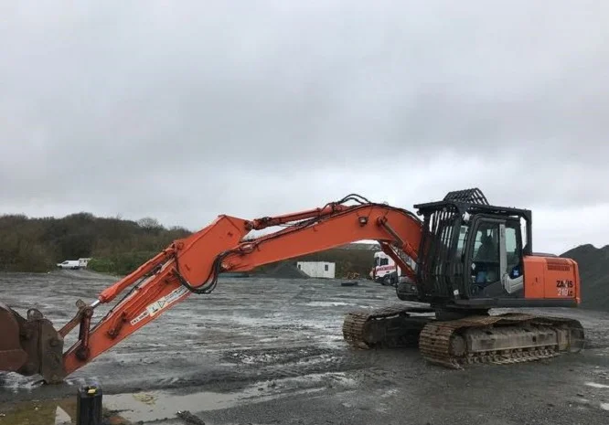 Гусеничный экскаватор Hitachi ZX210 LC-3. В наличии и под заказ- фото № 2