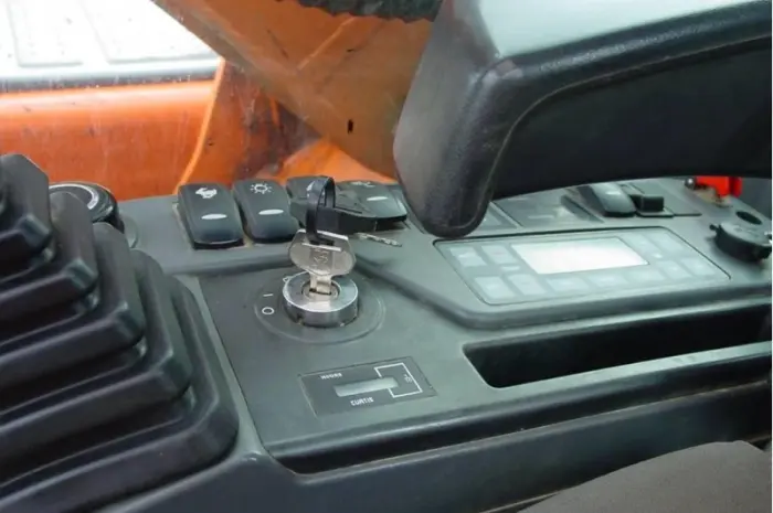 Гусеничный экскаватор Doosan DX225LC-3 2013 г.в- фото № 6