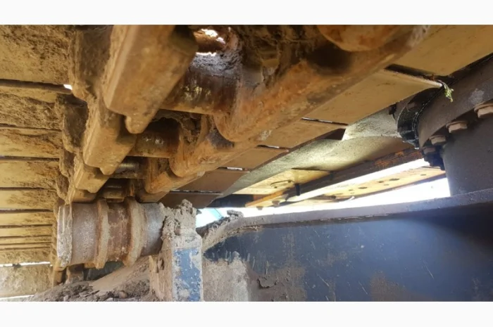 Гусеничный экскаватор JCB JS240LC. В Наличии- фото № 12