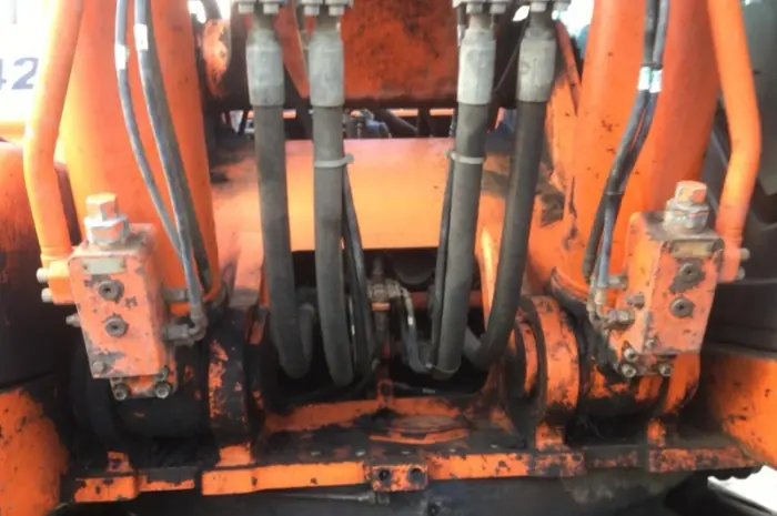 Гусеничный экскаватор DOOSAN DX 380LC-3 2013 года- фото № 4