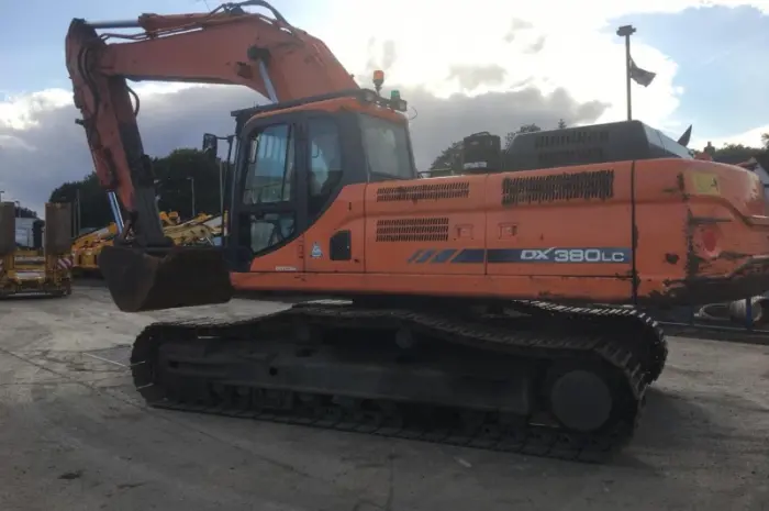 Гусеничный экскаватор DOOSAN DX 380LC-3 2013 года- фото № 1