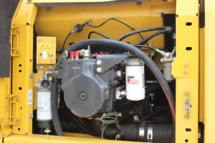 Гусеничный экскаватор Komatsu PC 210 LC- фото № 6