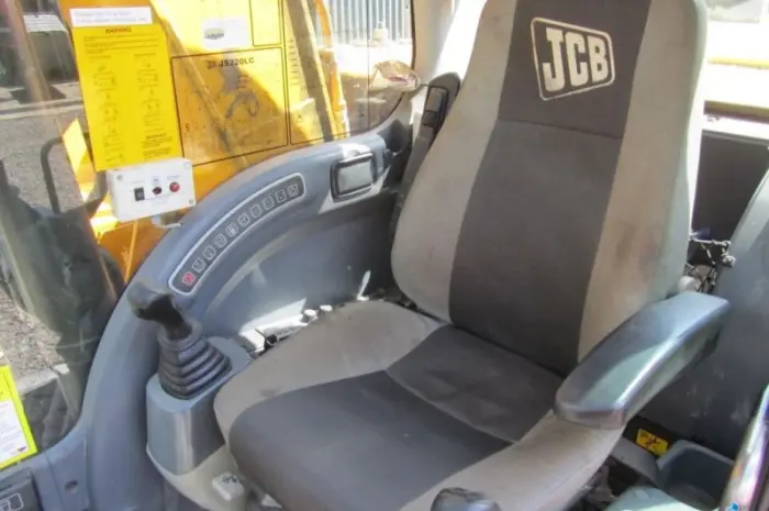 Гусеничный экскаватор JCB JS220LC- фото № 6